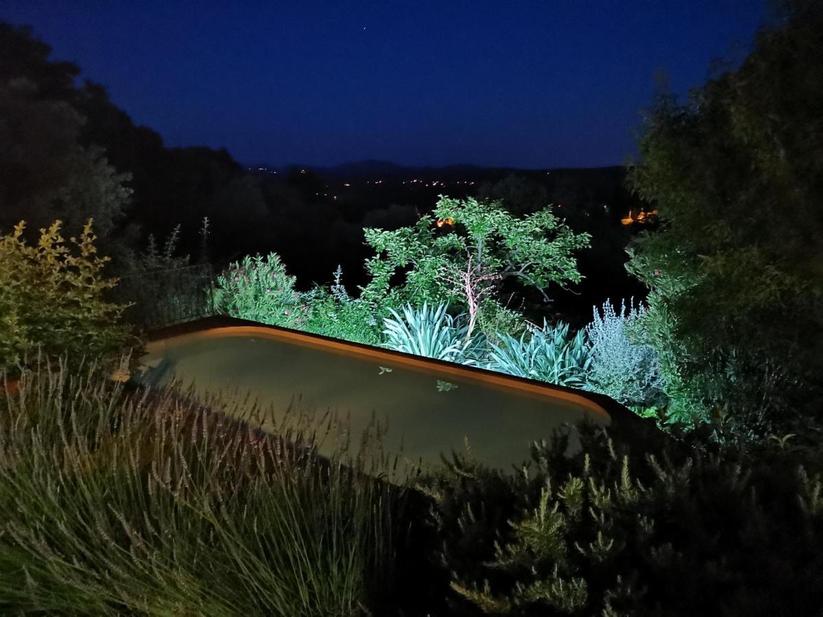 Le Nid Des Arts Bed & Breakfast Tourrettes Exterior photo